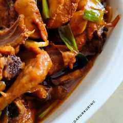 A picture of Ayam goreng mentega.
