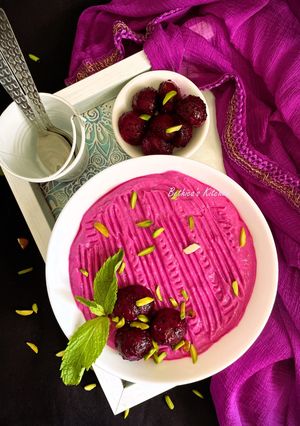 A picture of Dragon Fruit Shrikhand.