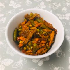 A picture of Mix veg with meat #eattherainbow.