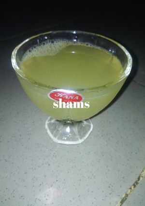 A picture of Orange and lemon juice.