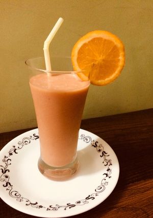 A picture of Papaya-banana -orange smoothie.