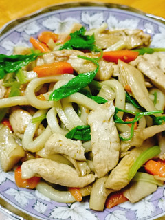 印尼醬炒土雞肉烏龍麵 的食譜成品照片