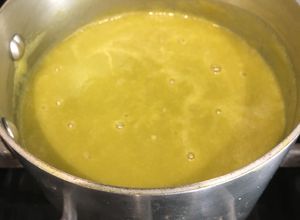 Una foto de Crema de ajo porro