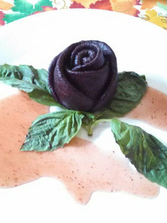 A picture of Purple Rose buns.