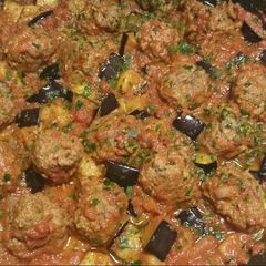 A picture of Polpette e melanzane a funghetto.