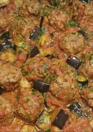A picture of Polpette e melanzane a funghetto.