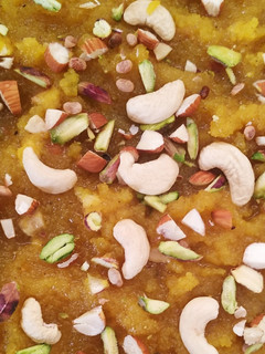 सूजी का हलवा (suja ka halwa recipe in Hindi) रेसिपी मुख्य फोटो