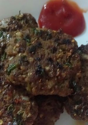 A picture of Kachye qeema ke kabab.