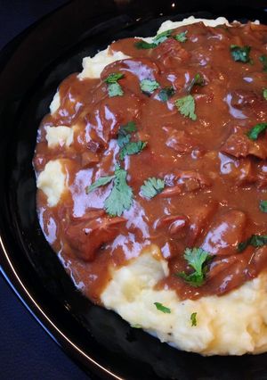 A picture of Pot Roast with Mashed Potatoes.