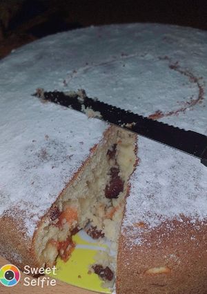 Una foto de Torta con pasas de uva y membrillo