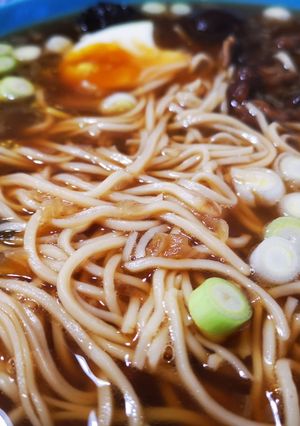 Ramen alaplé / Miso ramen / ramen betétek (savanyított tojás, teriyaki csirke) recept fotója
