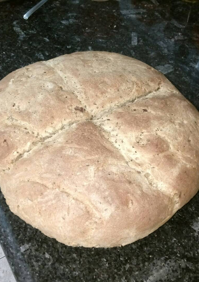 Una foto de Pan de cebolla tierna y ajos secos