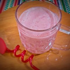 A picture of Banana & strawberry smoothie 🥤.