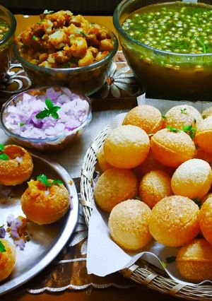 A picture of Jalani Pani Puri, Dahi Puri.