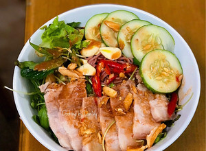 Hình của món Bún mắm nêm thịt luộc.