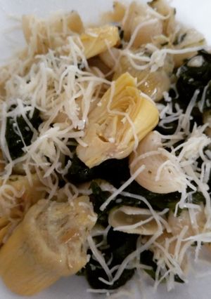 Foto principal de Salteado de pasta con espinacas