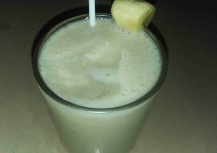 How to Prepare Perfect Banana and milk smoothies