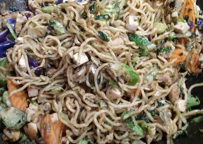 How to Prepare Quick Chicken Teriyaki Noodle Stir-Fry