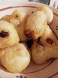 Pettole pugliesi con uva passa