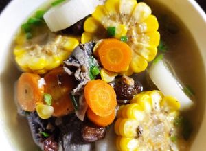 Hình của món Gà ác hầm rau củ.