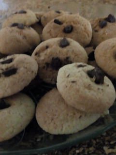 Una foto de Cookies o galletitas con chips de chocolate🍪