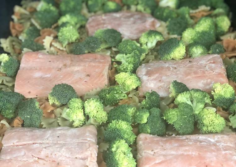 Comment Préparer Les Saumon au four sur lit de pâtes et broccoli