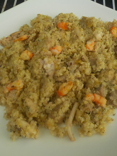 Una foto de Quinoa con atún, emperador y gamba roja