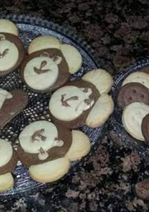 A picture of Panda biscuits n button  biscuit.