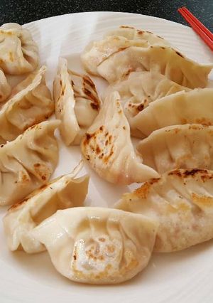 A picture of Gyoza / Dumplings Veg and Dumplings' wrappers.