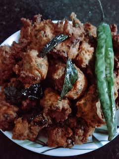 பாலக் பெப்பர் பக்கோடா(palak pepper pakoda recipe in tamil) செய்முறை முக்கிய புகைப்படம்