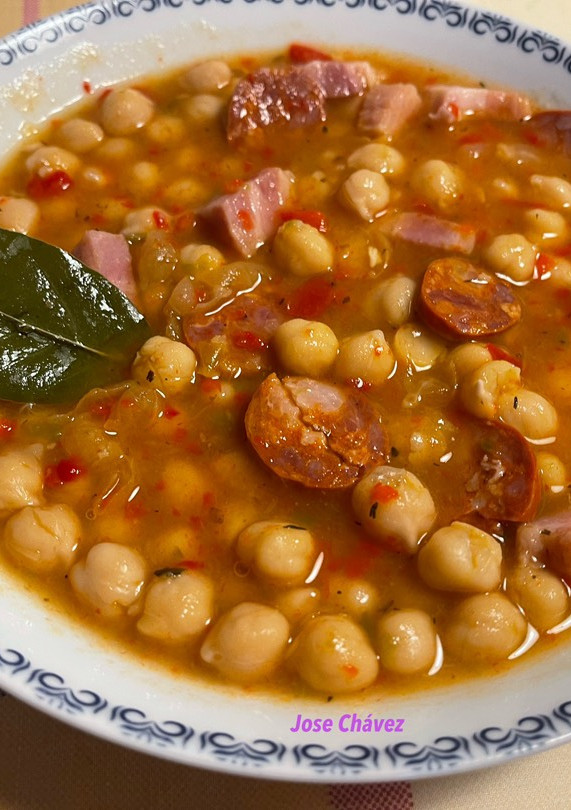Una foto de Garbanzos ricos ricos 😋😋