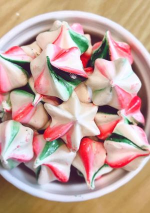 Hình của món Bánh Meringue giòn xốp.