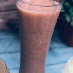 A picture of Fruity Bliss Smoothies.
