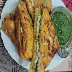 A picture of Paneer Besan Toast.