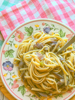 Foto di Pasta con cipolle di Tropea e sedano