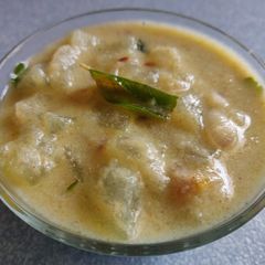 Poosanikai Aviayal/ Ash Gourd Curry A picture of Poosanikai Aviayal/ Ash Gourd Curry.