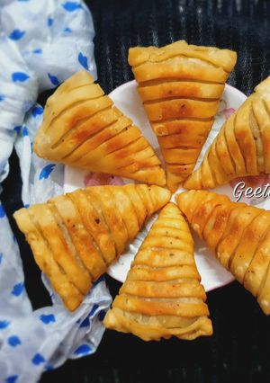 चाइनीज पट्टी समोसा (Chinese patti samosa recipe in Hindi) रेसिपी मुख्य फोटो