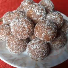 Biscuit Ladoos A picture of Biscuit Ladoos.
