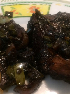 Una foto de Churrascos en salsa de soja