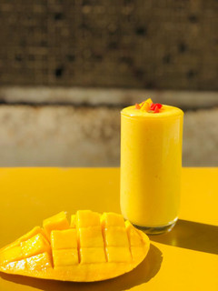मैंगो शेक (Mango shake recipe in Hindi) रेसिपी मुख्य फोटो