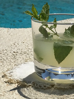 Una foto de Concentrado de limón 🍋 para hacer agua limón 🍋(receta griega)