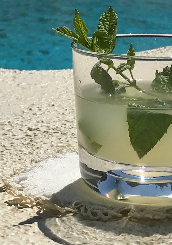 Una foto de Concentrado de limón 🍋 para hacer agua limón 🍋(receta griega)