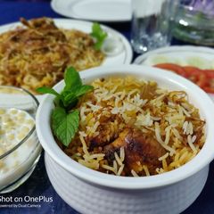 A picture of Chicken biryani.