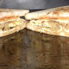 A picture of Sand Wich.
