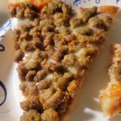 A picture of Ricotta pizza.