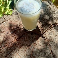 A picture of Ice apple milkshake.