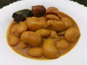 Una foto de fabes con chorizo y morcilla
