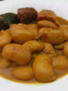 Una foto de Fabada asturiana