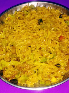 मैगी स्ट्रीट फ़ूड(maggi street food recipe in hindi) रेसिपी मुख्य फोटो