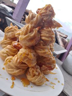 Una foto de Croquembouche